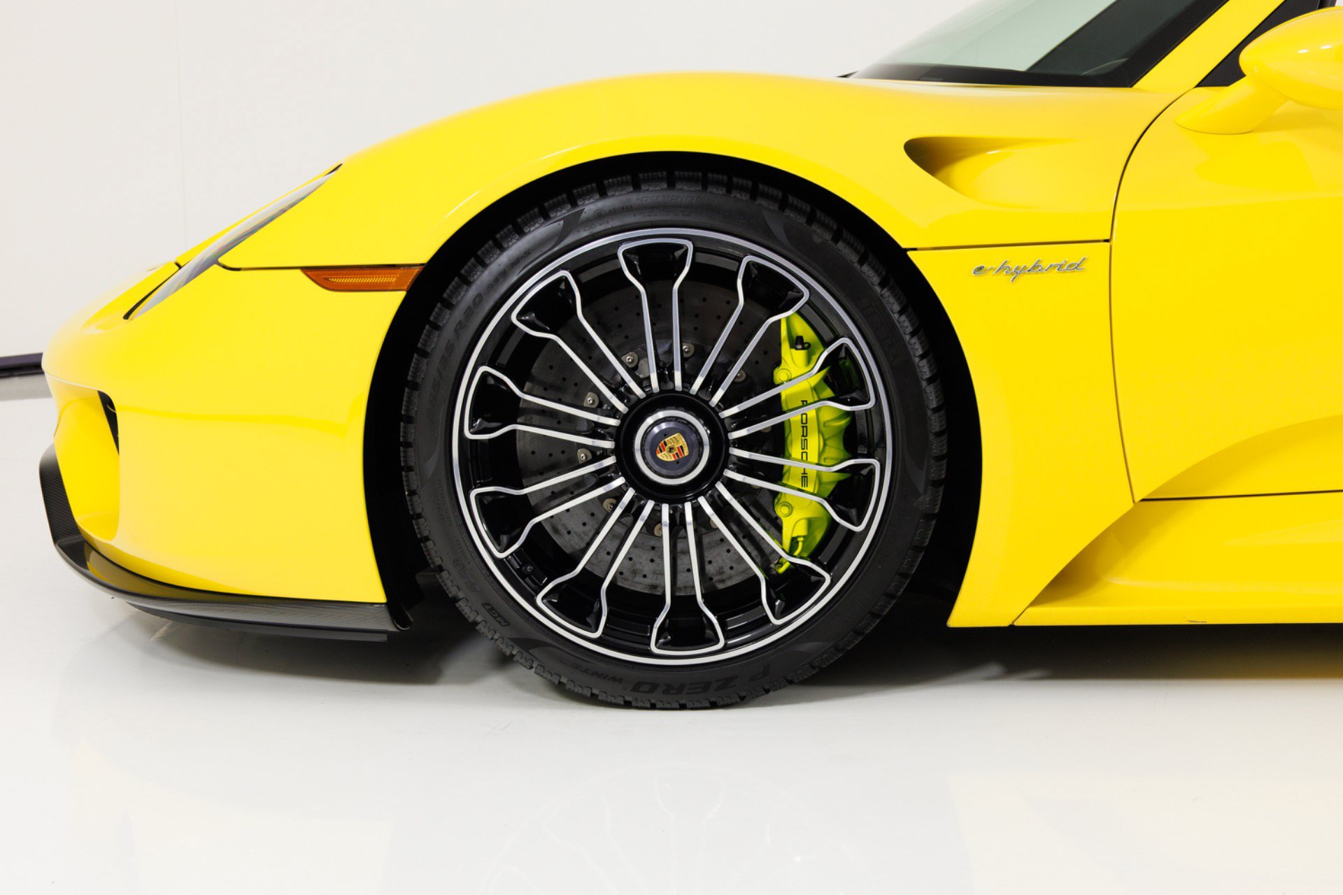Used 2015 Porsche 918 Spyder AWD/4WD image 11