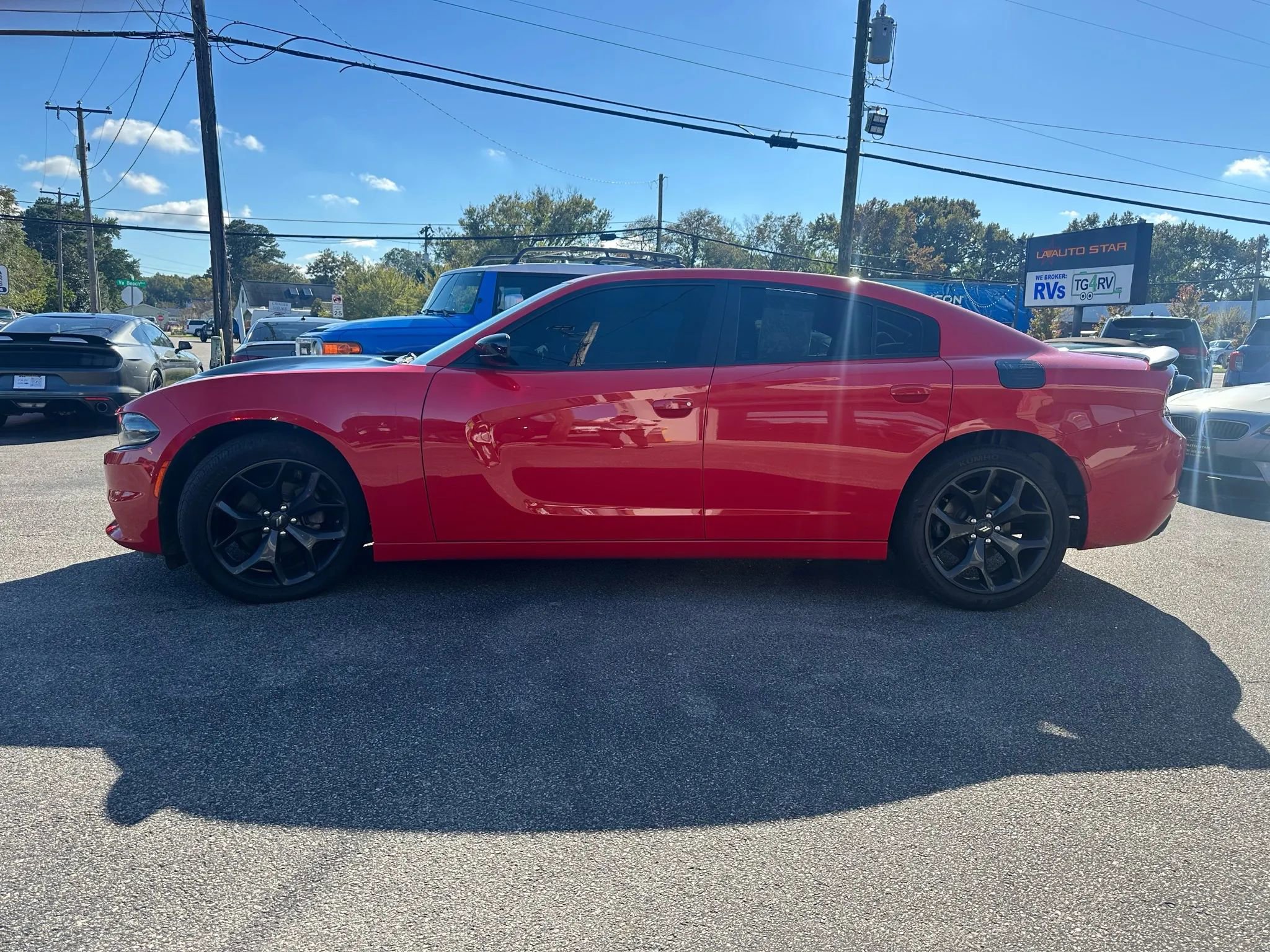 Used 2020 Dodge Charger SXT w/ Blacktop Package image 6