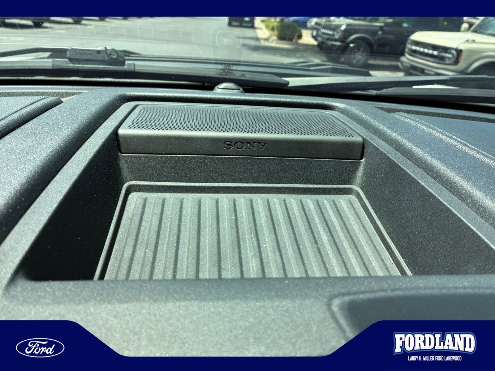 Used 2017 Ford F150 Raptor w/ Equipment Group 802A Luxury AWD/4WD image 27
