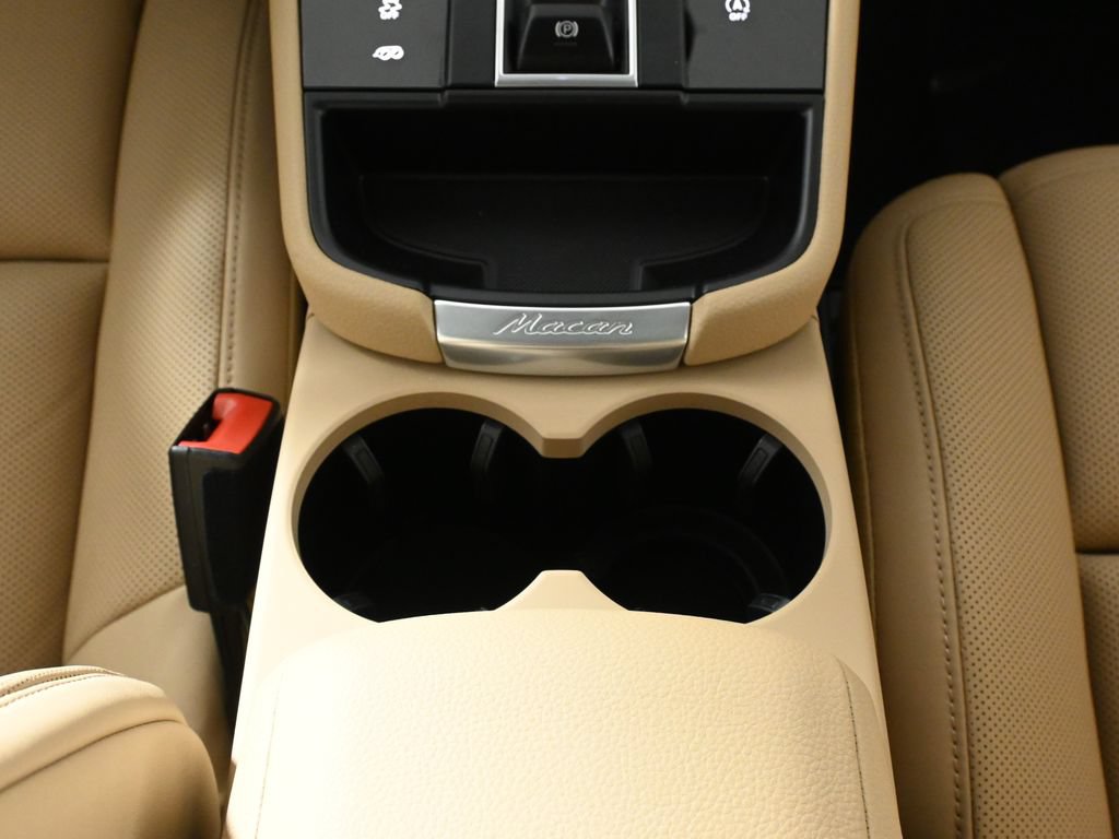 New 2026 Porsche Macan AWD/4WD image 27