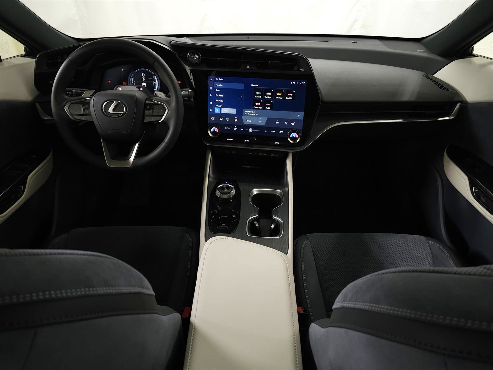 Used 2024 Lexus RZ 450e Premium w/ Accessory Package (Z1) image 13