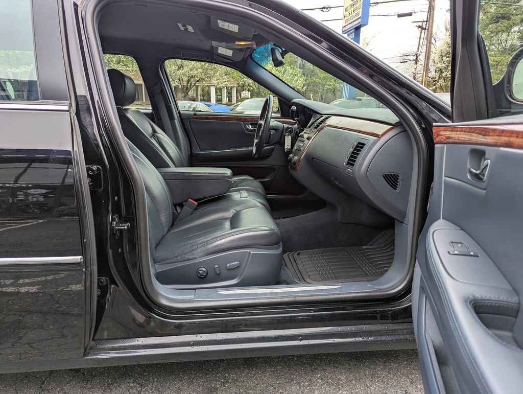 Used 2007 Cadillac DTS FWD image 24