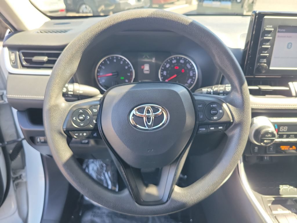 Used 2019 Toyota RAV4 XLE w/ Convenience Package FWD image 27