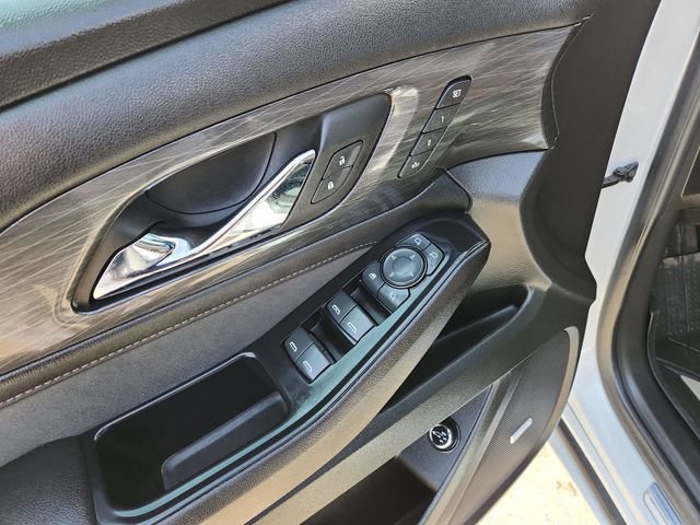 Certified 2023 Chevrolet Traverse High Country image 24