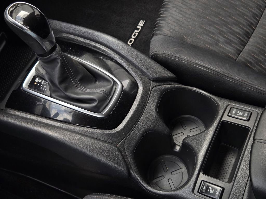 Used 2018 Nissan Rogue SV w/ Premium Package FWD image 23
