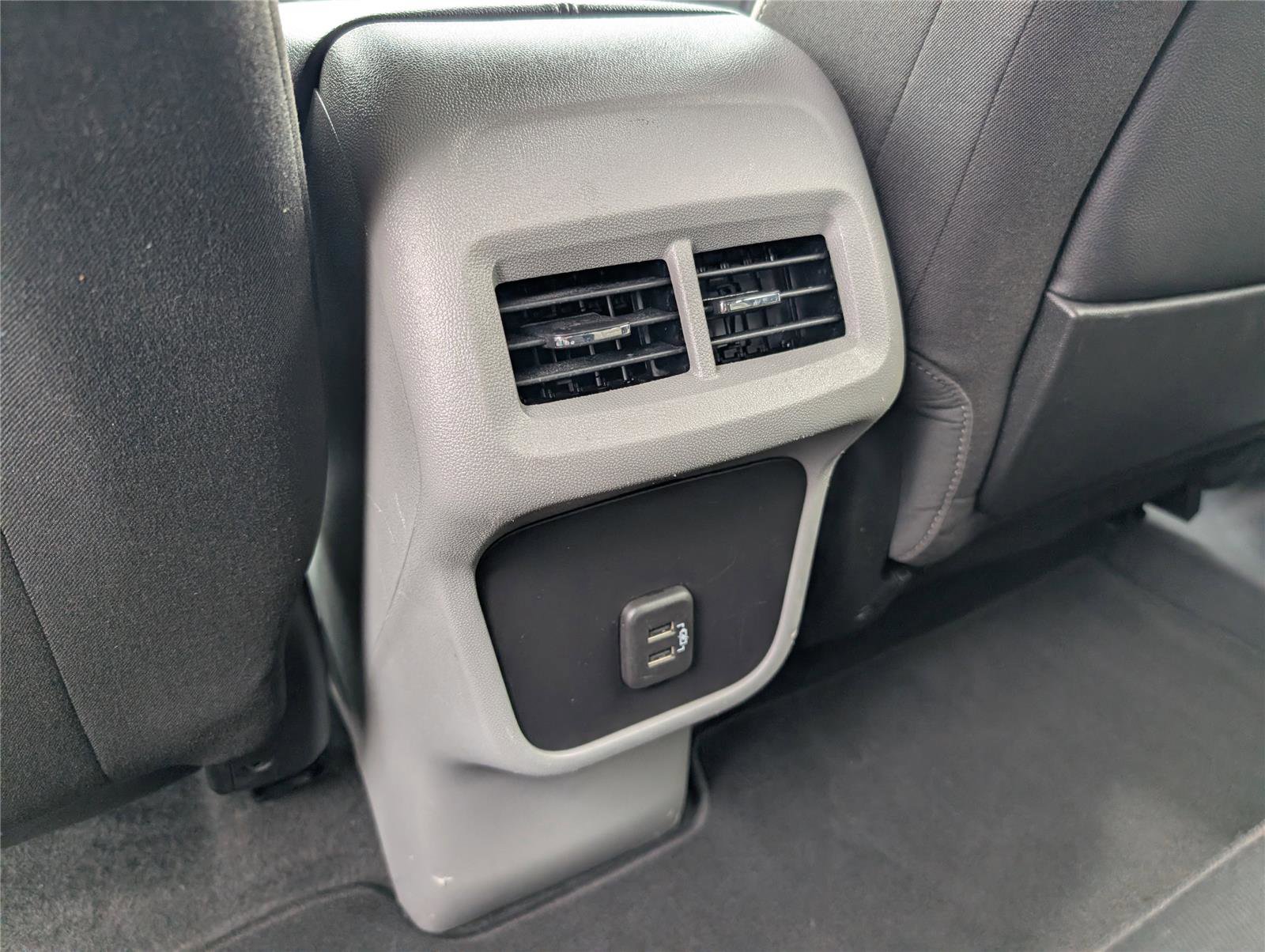 Used 2024 GMC Terrain SLE FWD image 30