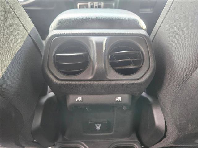 Used 2021 Jeep Wrangler Unlimited Rubicon AWD/4WD image 17