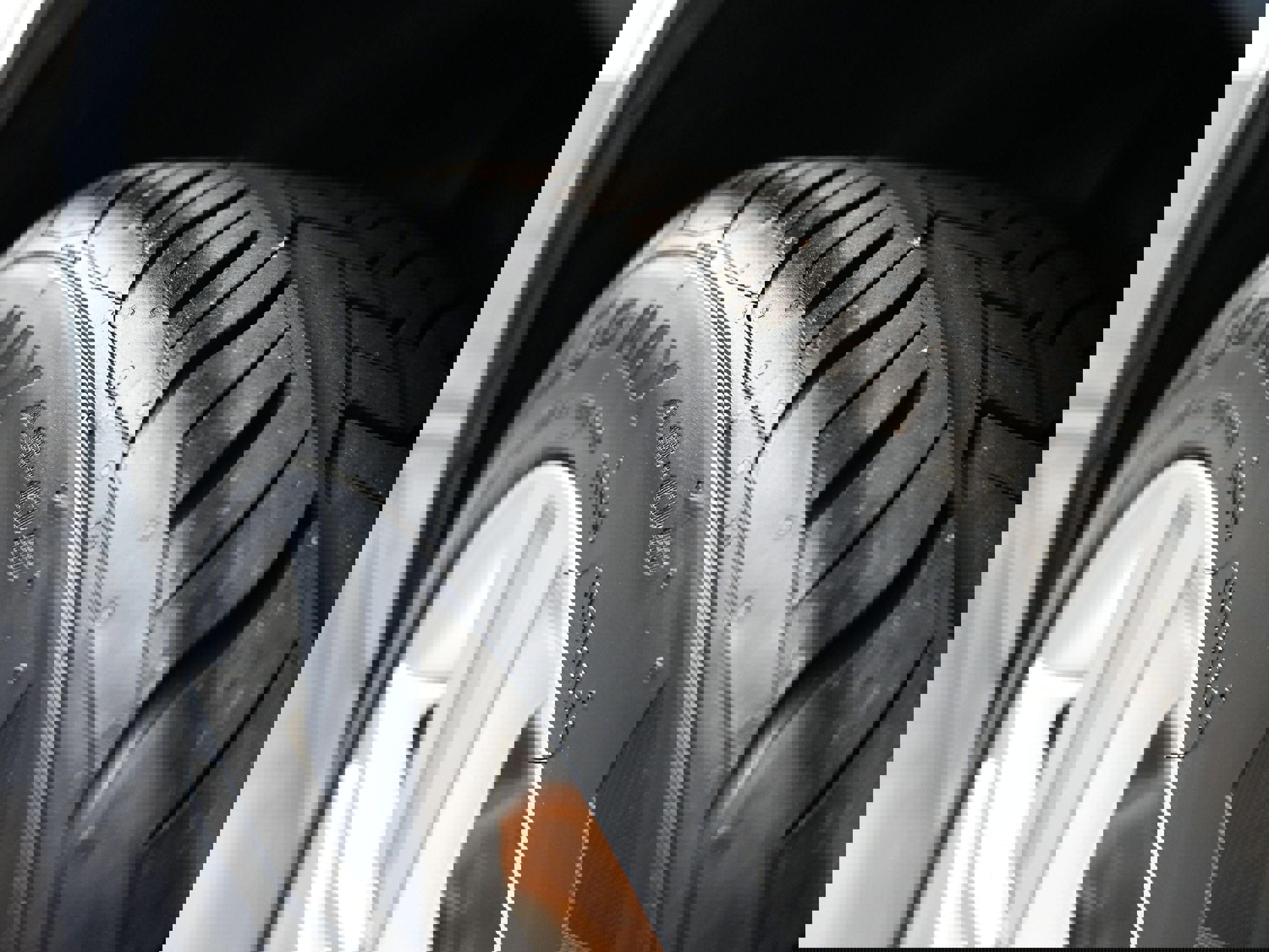 Used 2009 Pontiac G8 image 32