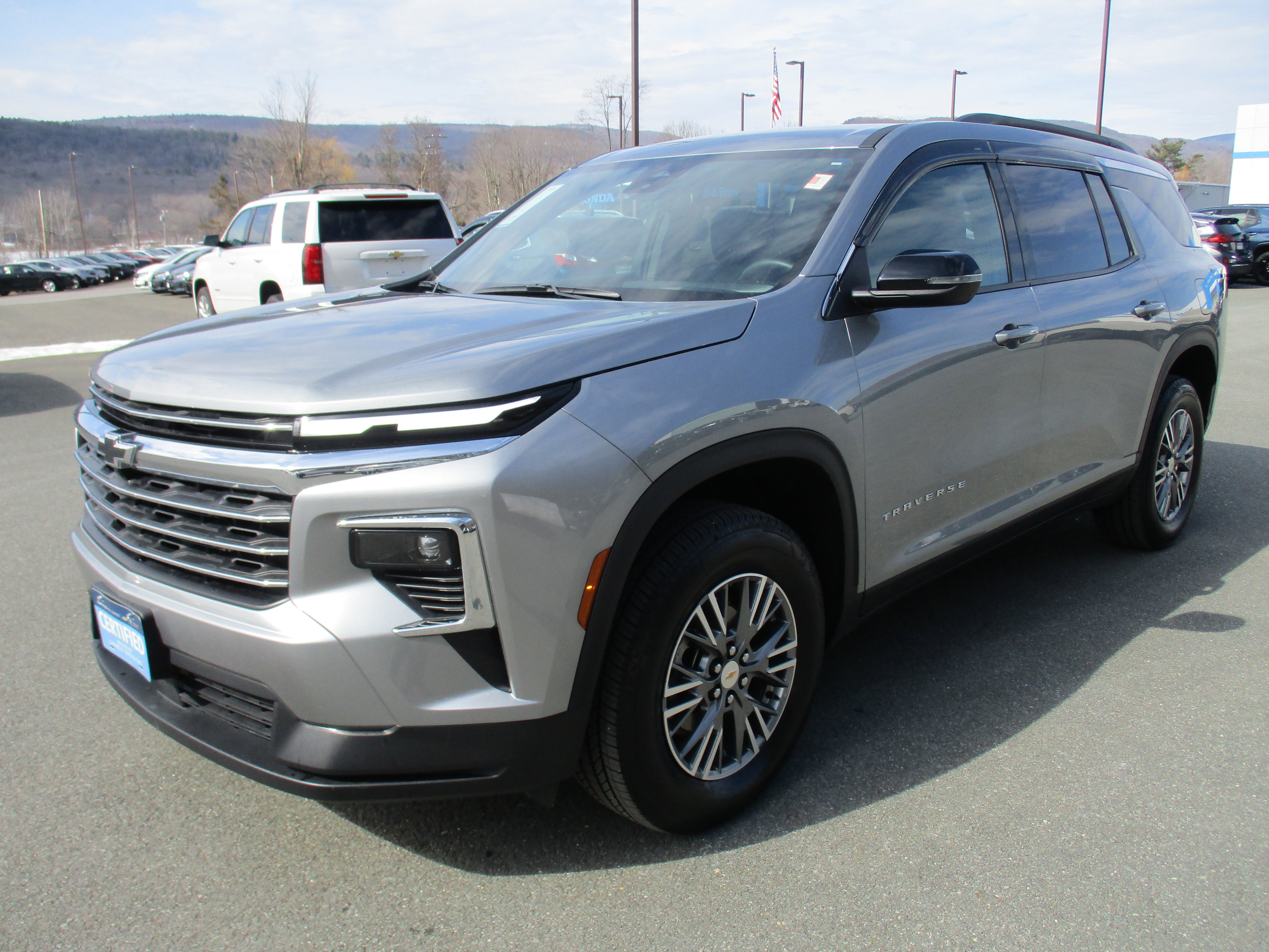 Certified 2025 Chevrolet Traverse LT w/ LPO, Floor Liner Package image 1