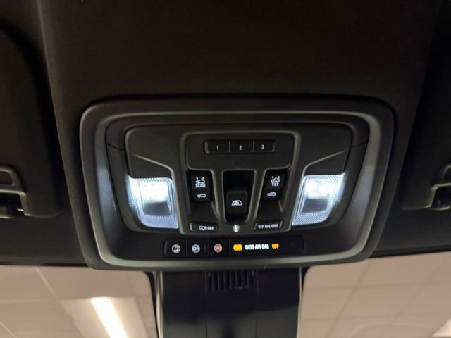 Used 2025 Chevrolet Silverado 2500 ZR2 w/ Technology Package image 22