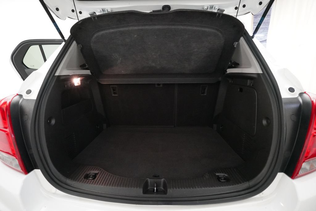 Used 2018 Chevrolet Trax LT w/ LT Convenience Package FWD image 10