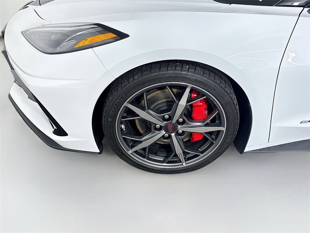 Used 2023 Chevrolet Corvette w/ Z51 Performance Package image 25