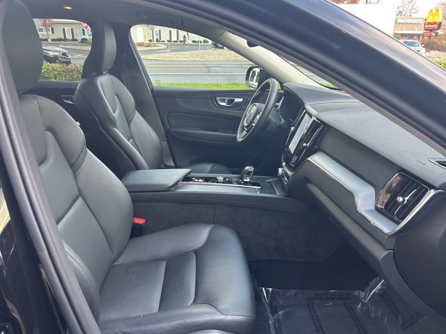Certified 2025 Volvo XC60 B5 Core image 15