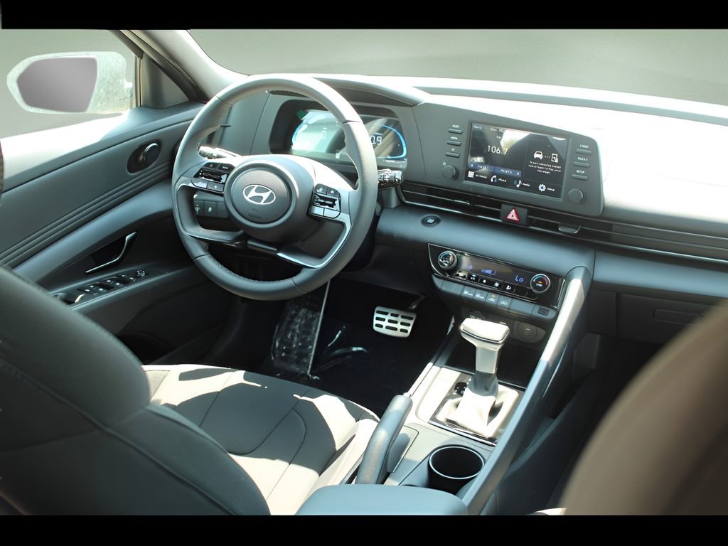New 2025 Hyundai Elantra Sport w/ Cargo Package image 22