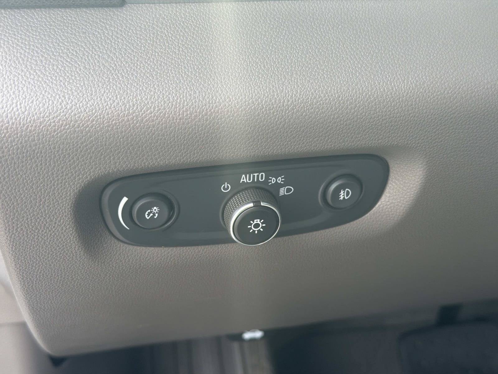 Certified 2021 Chevrolet Traverse Premier FWD image 11