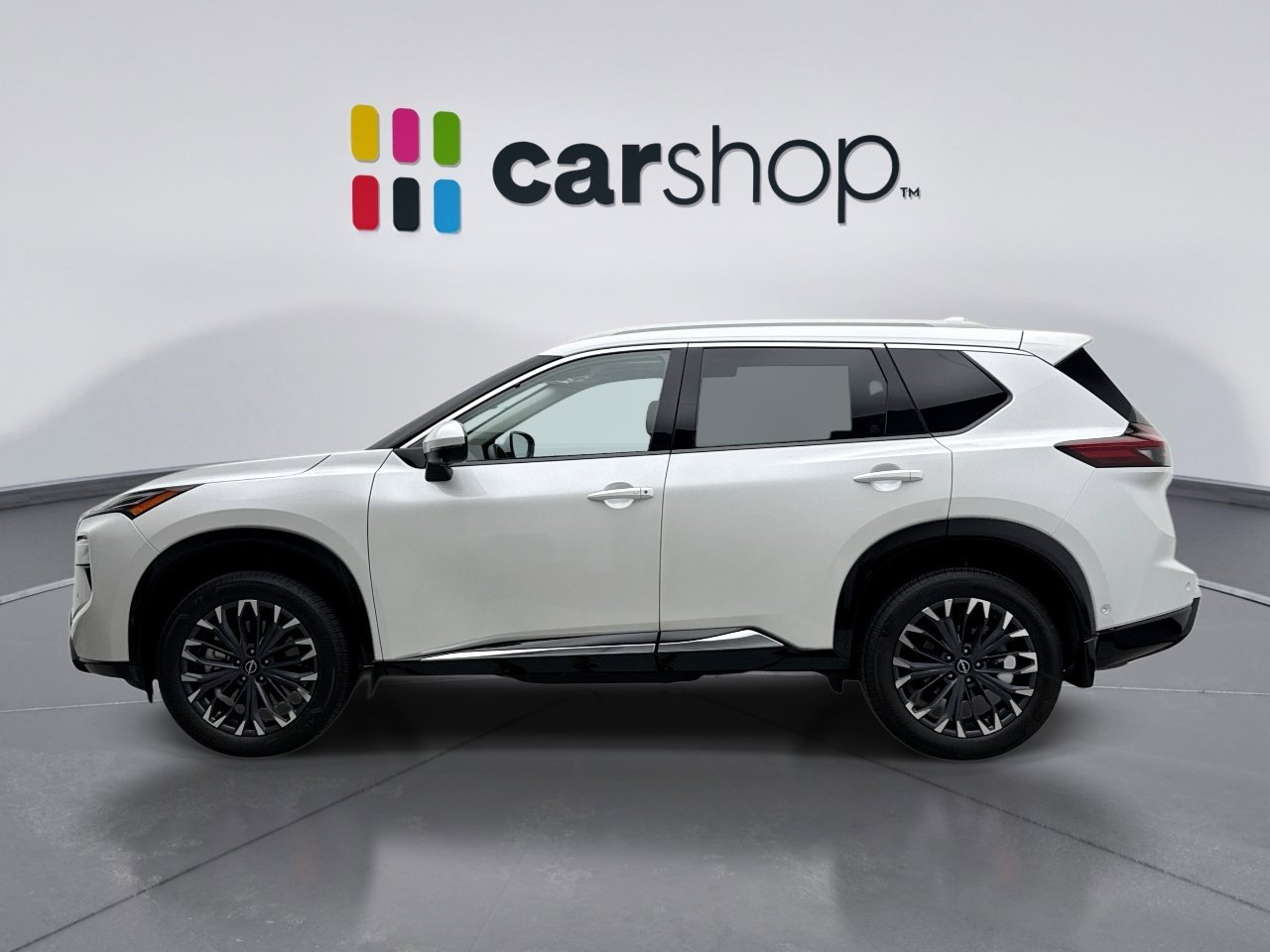 Used 2025 Nissan Rogue Platinum w/ Tech Package AWD/4WD image 2