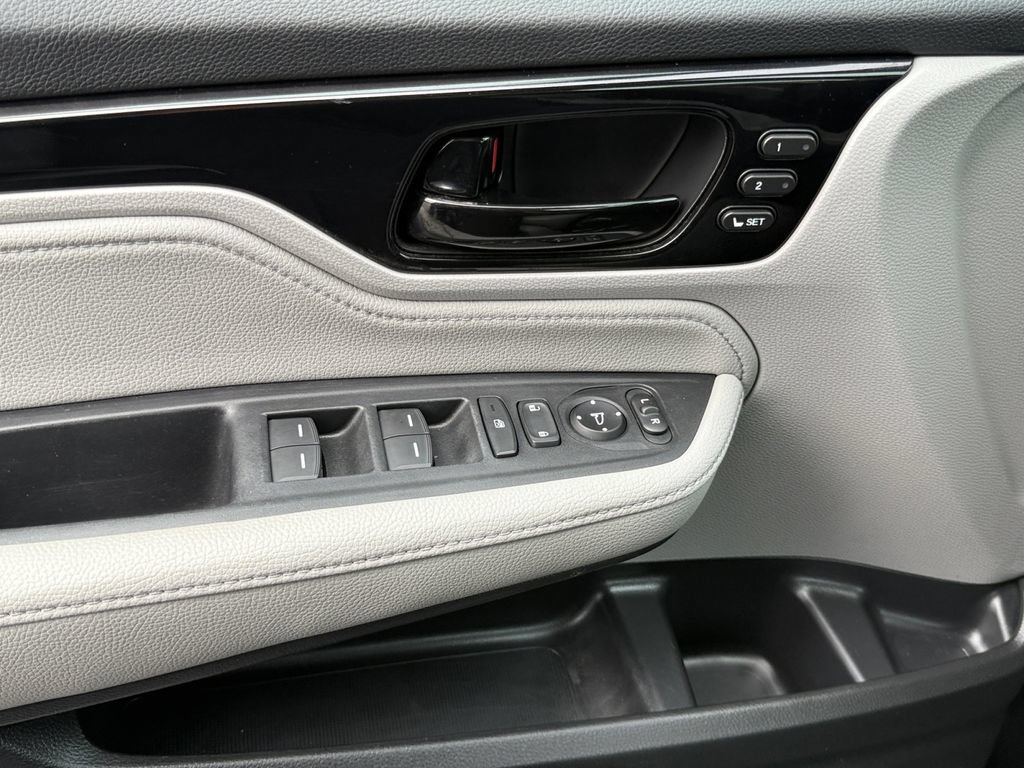 Used 2024 Honda Odyssey Touring image 11