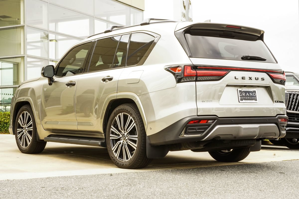 Used 2025 Lexus LX 700h Luxury w/ Appearance Package AWD/4WD image 10