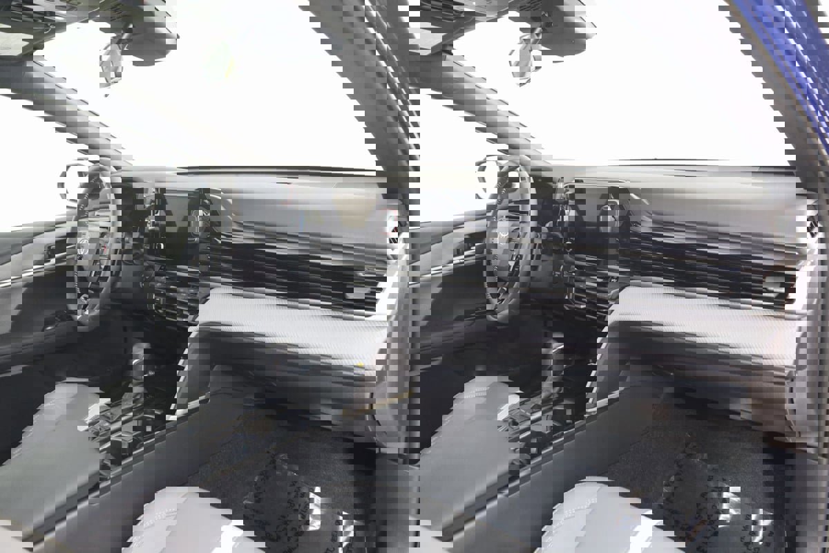 Used 2025 Toyota Camry SE image 39