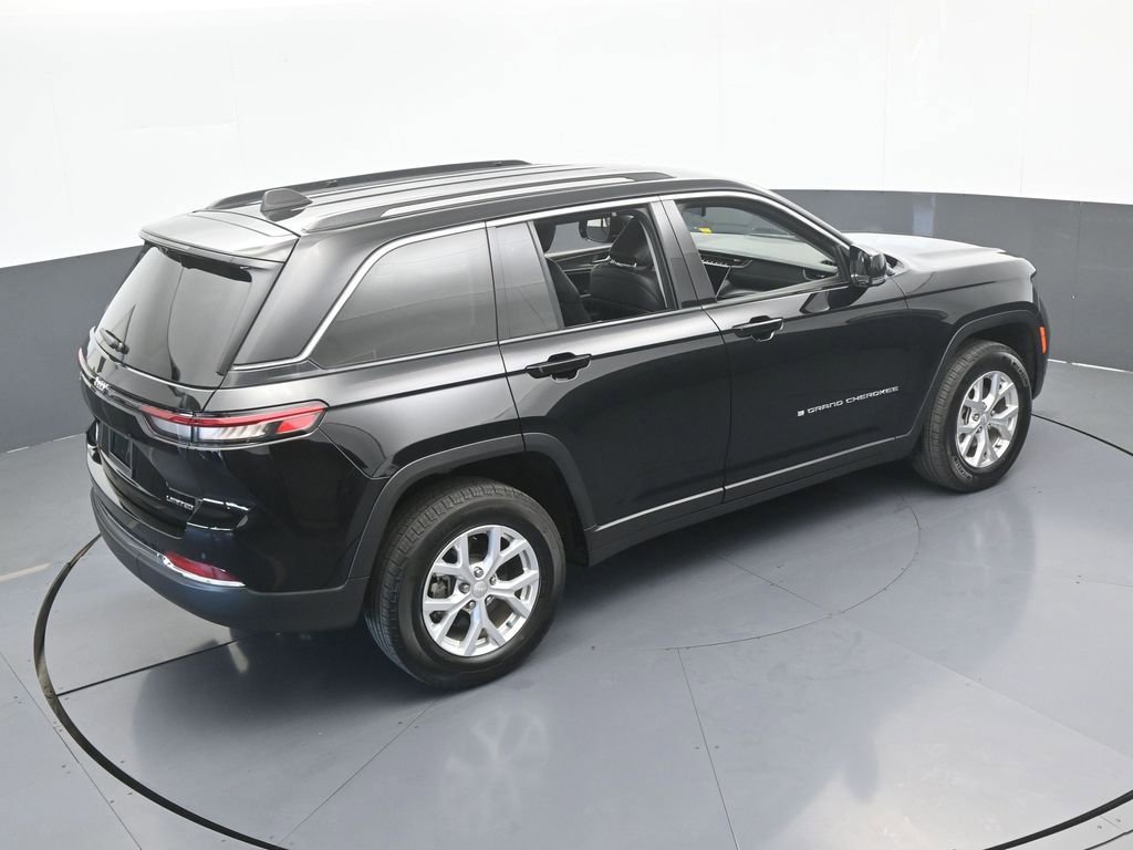 Used 2024 Jeep Grand Cherokee Limited w/ Luxury Tech Group II image 59