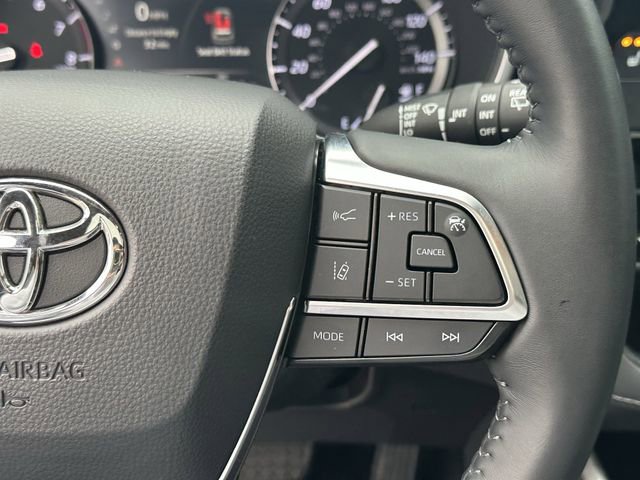 Used 2021 Toyota Highlander XSE FWD image 14