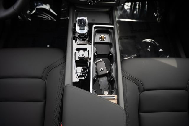 New 2026 Volvo XC60 B5 Plus w/ Protection Package Premier image 27