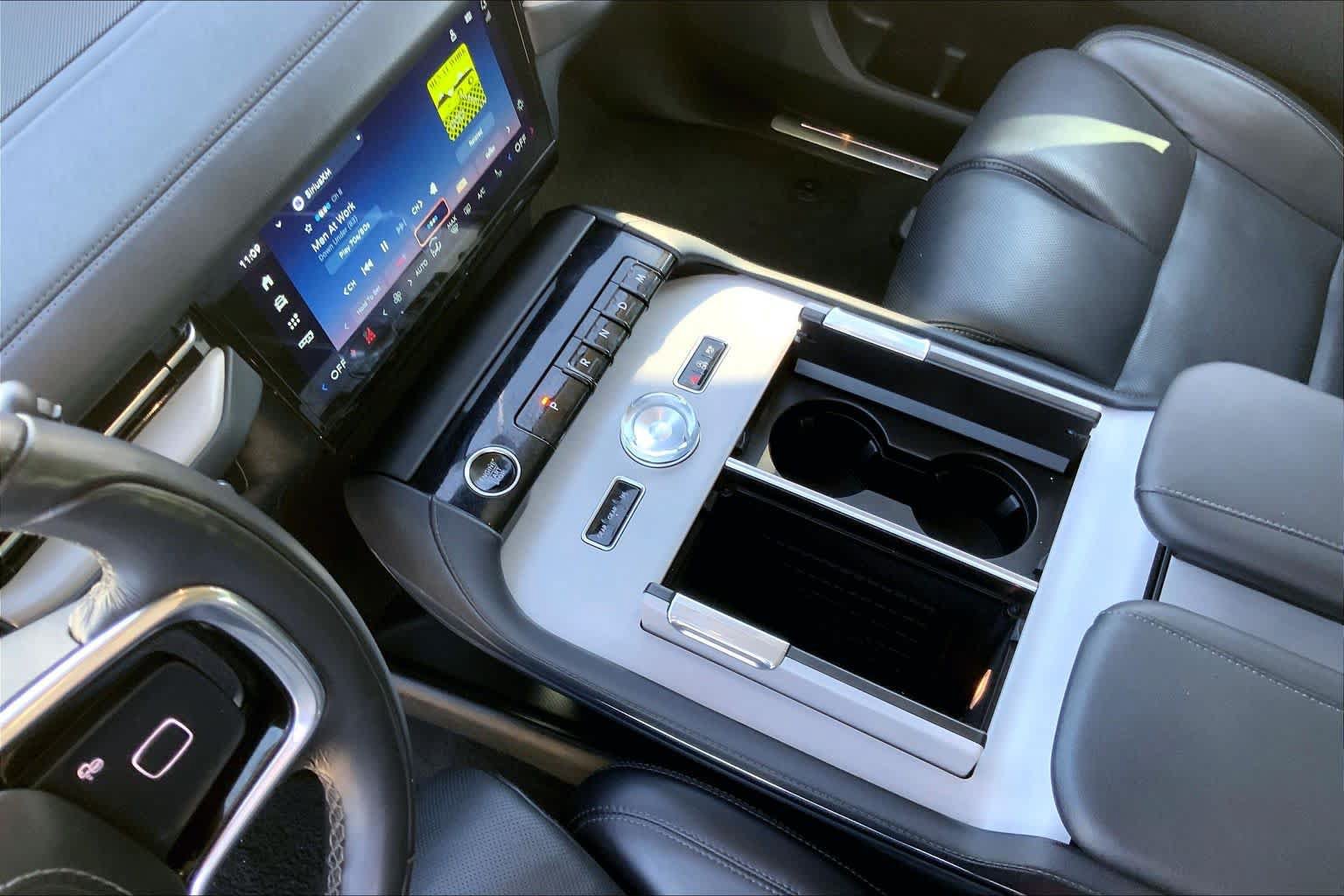 Used 2025 Lincoln Navigator Reserve AWD/4WD image 30