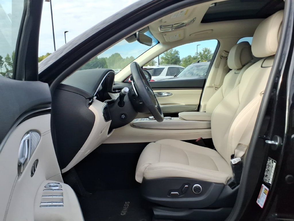 Used 2023 Genesis GV70 2.5T w/ Select Package AWD/4WD image 15