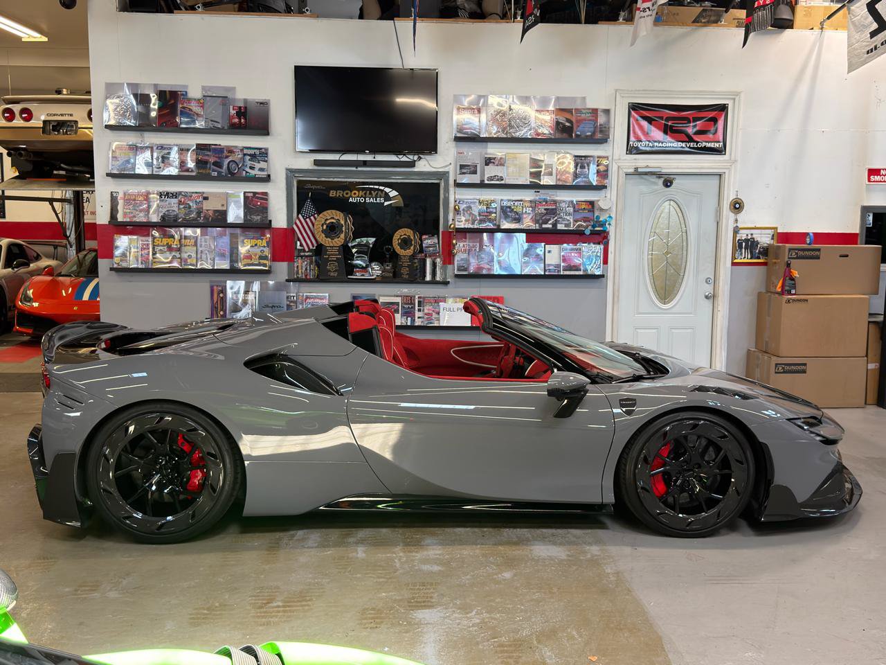 Used 2022 Ferrari SF90 Spider AWD/4WD image 4