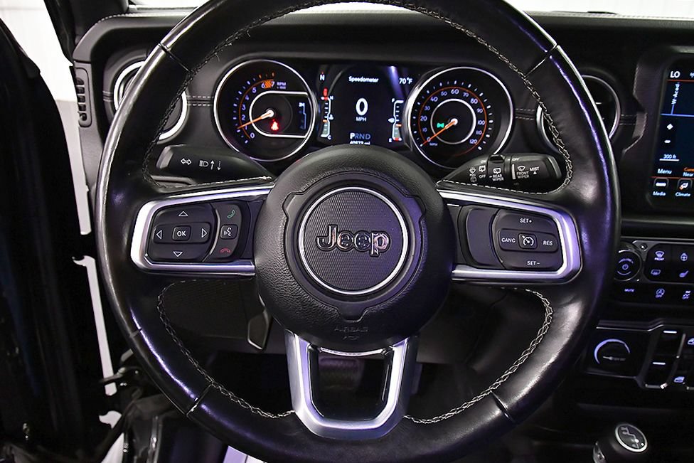 Used 2022 Jeep Wrangler Unlimited Sahara w/ LED Lighting Group AWD/4WD image 16