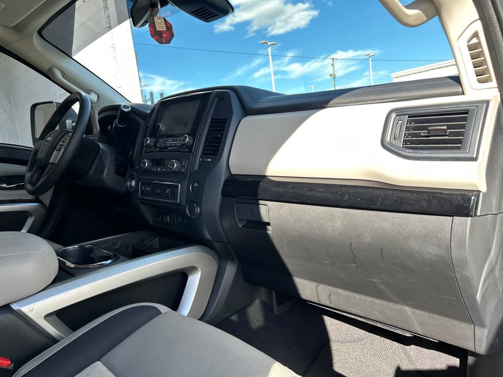 Used 2023 Nissan Titan SV w/ SV Convenience Package image 15