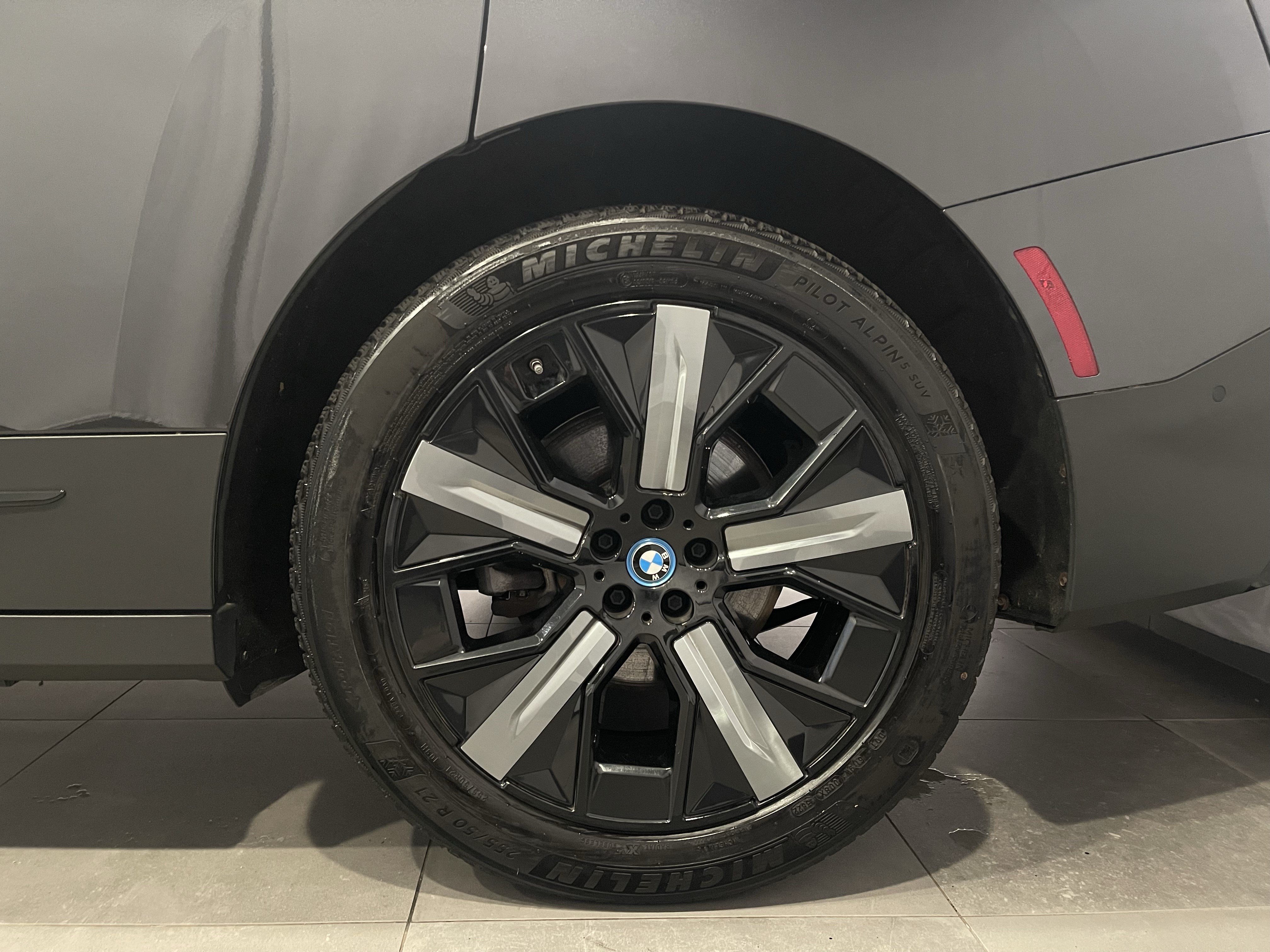 Certified 2024 BMW iX xDrive50 AWD/4WD image 8
