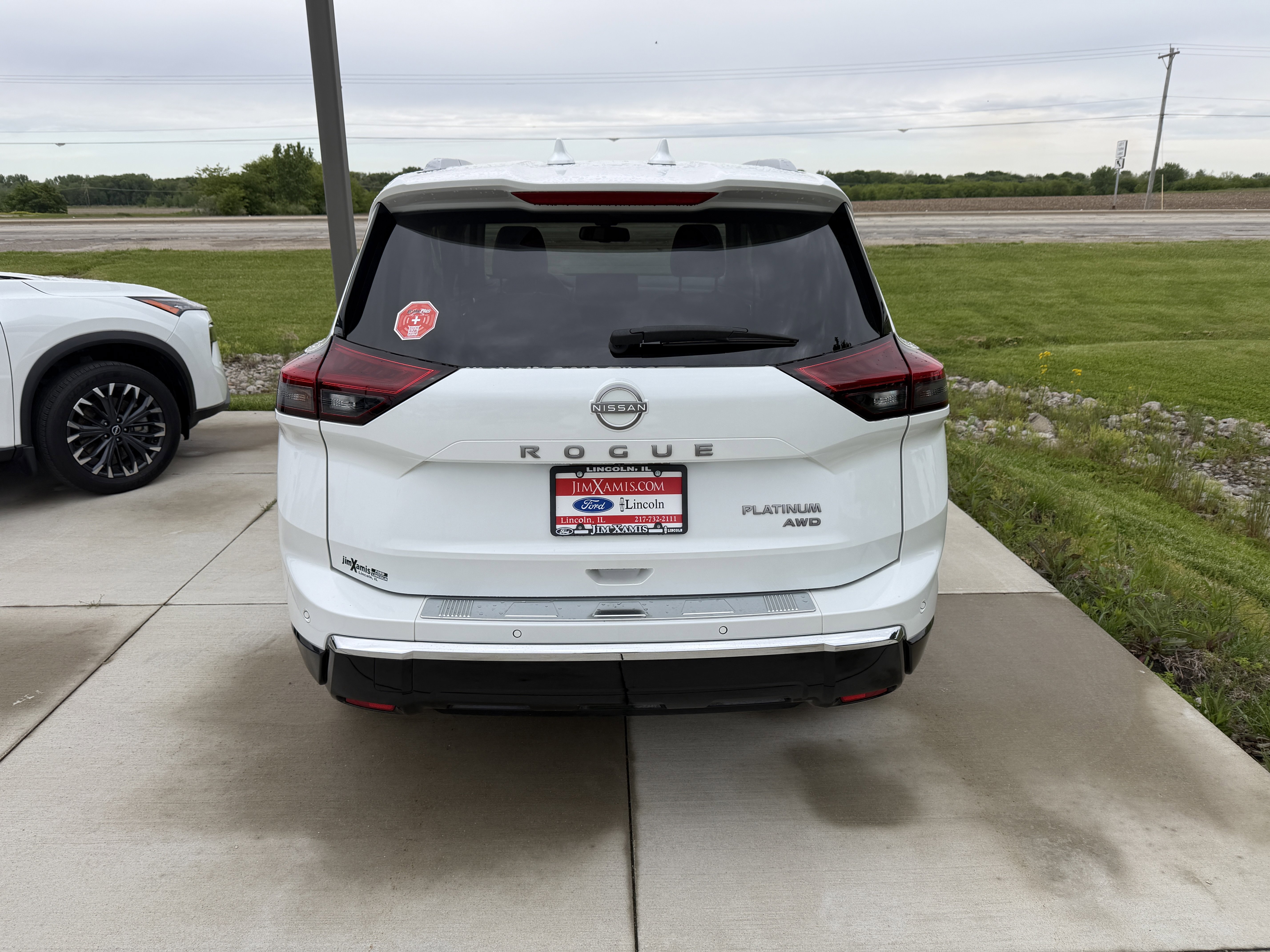 Used 2025 Nissan Rogue Platinum w/ Tech Package AWD/4WD image 35