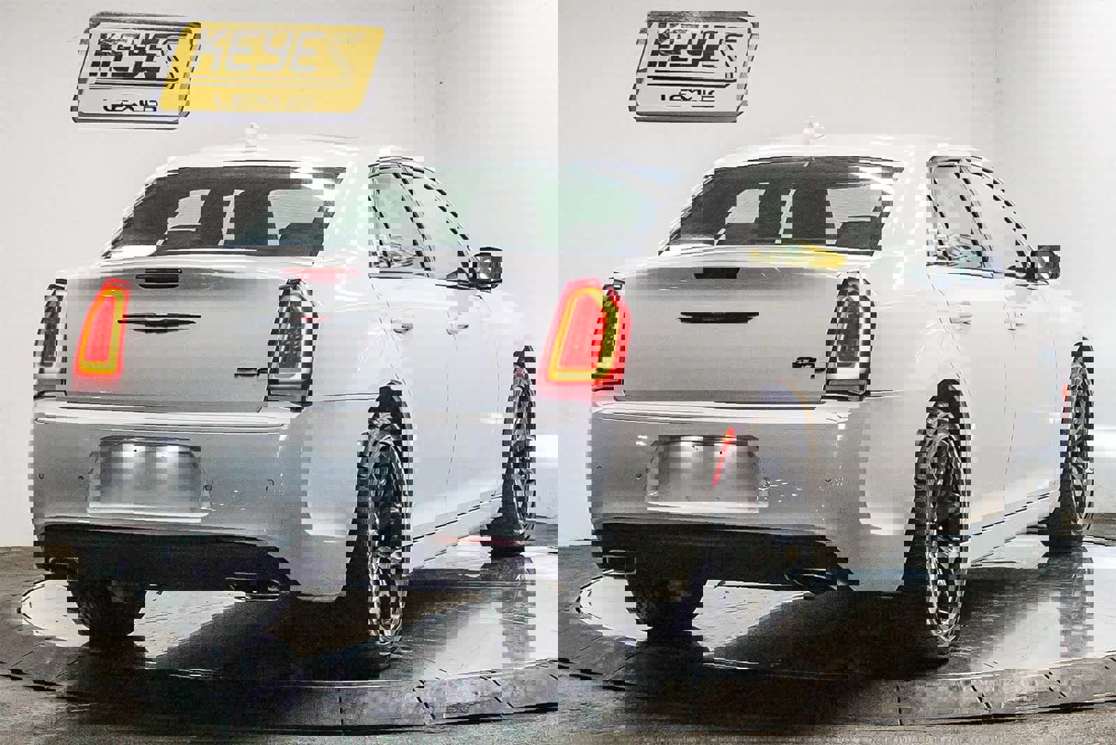 Used 2022 Chrysler 300 S image 4