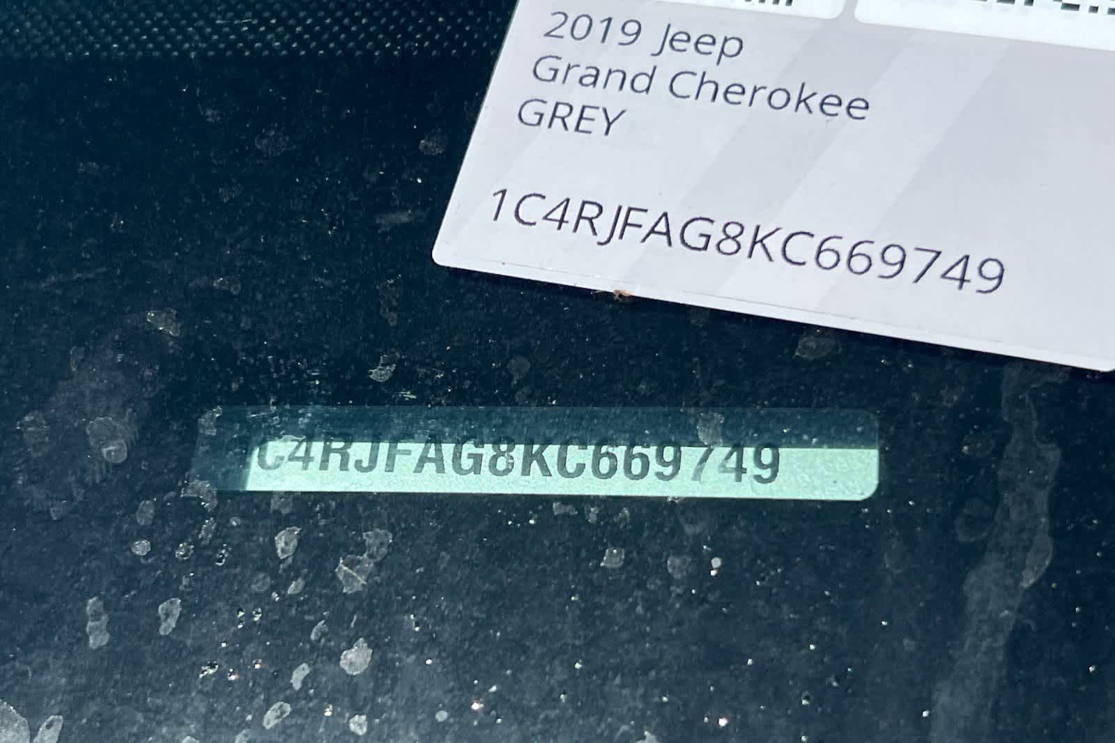 Used 2019 Jeep Grand Cherokee Altitude AWD/4WD image 23
