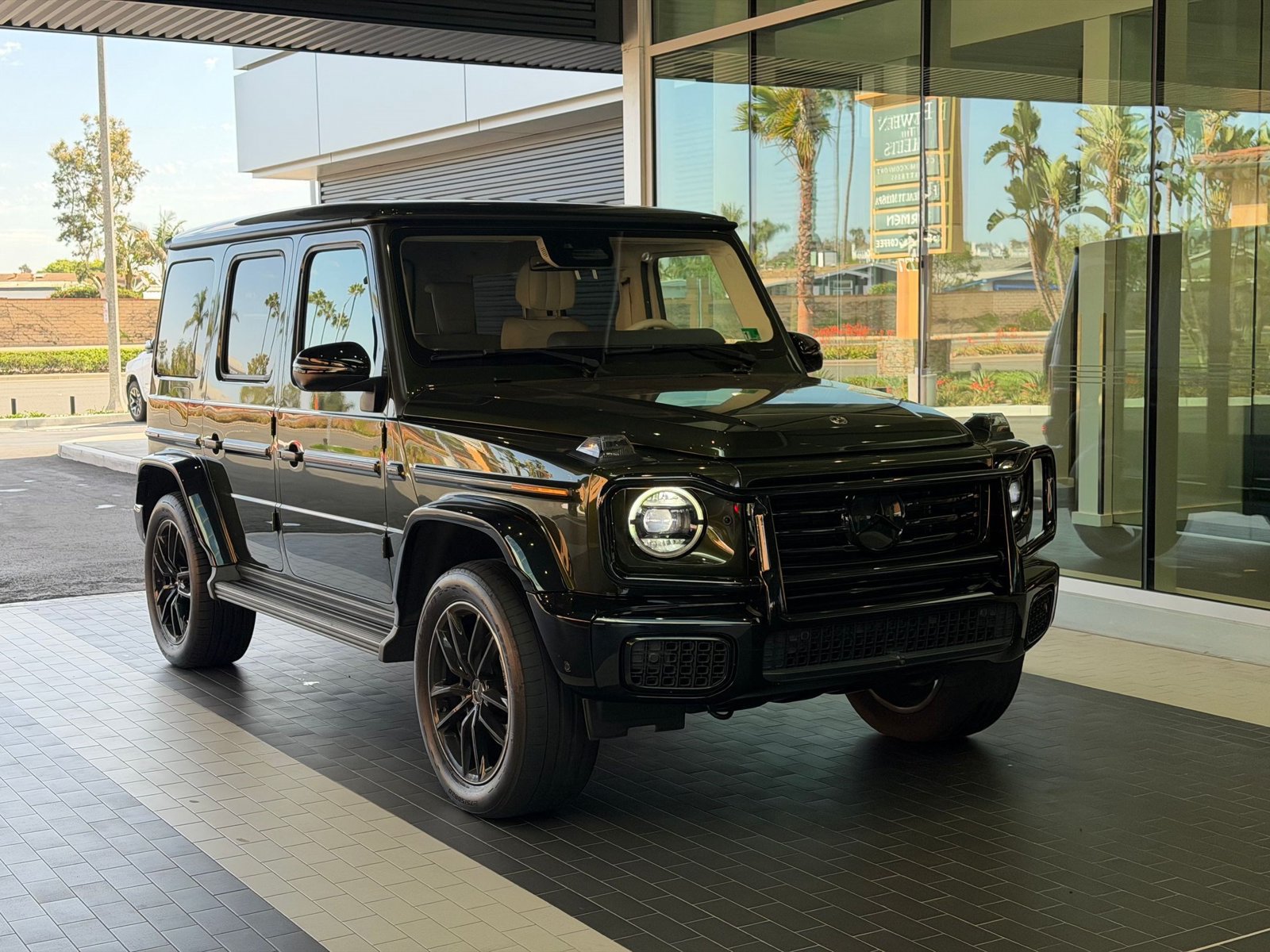 Used 2025 Mercedes-Benz G 550 image 4