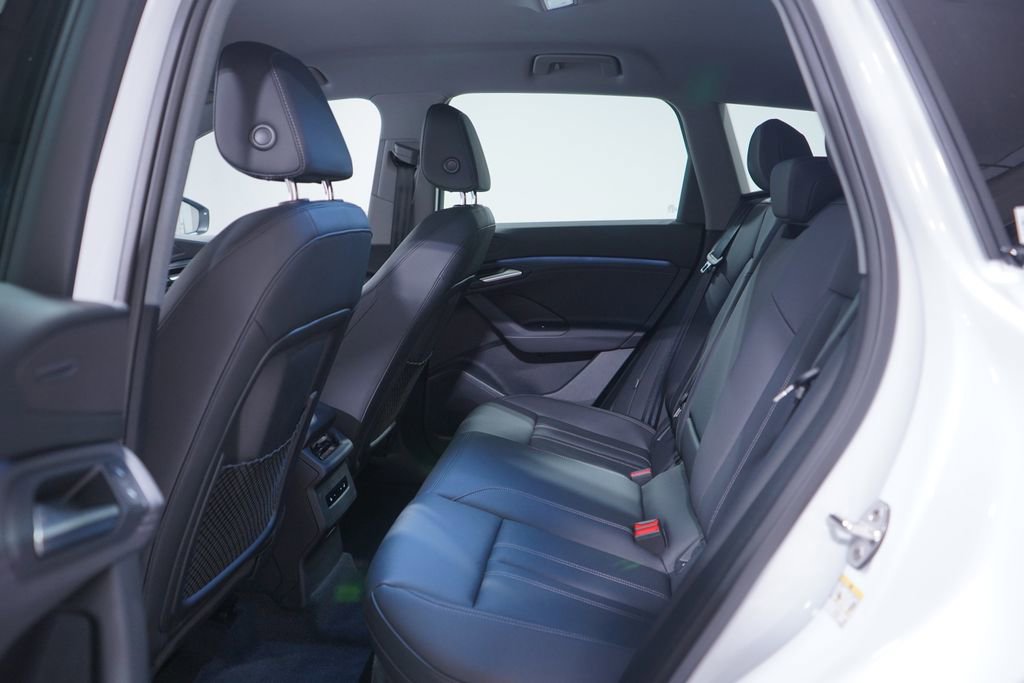 Used 2025 Audi Q6 e-tron Premium w/ Convenience Package image 8