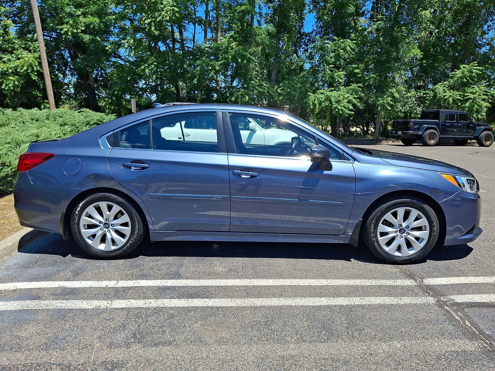 Used 2017 Subaru Legacy 2.5i Premium AWD/4WD image 7