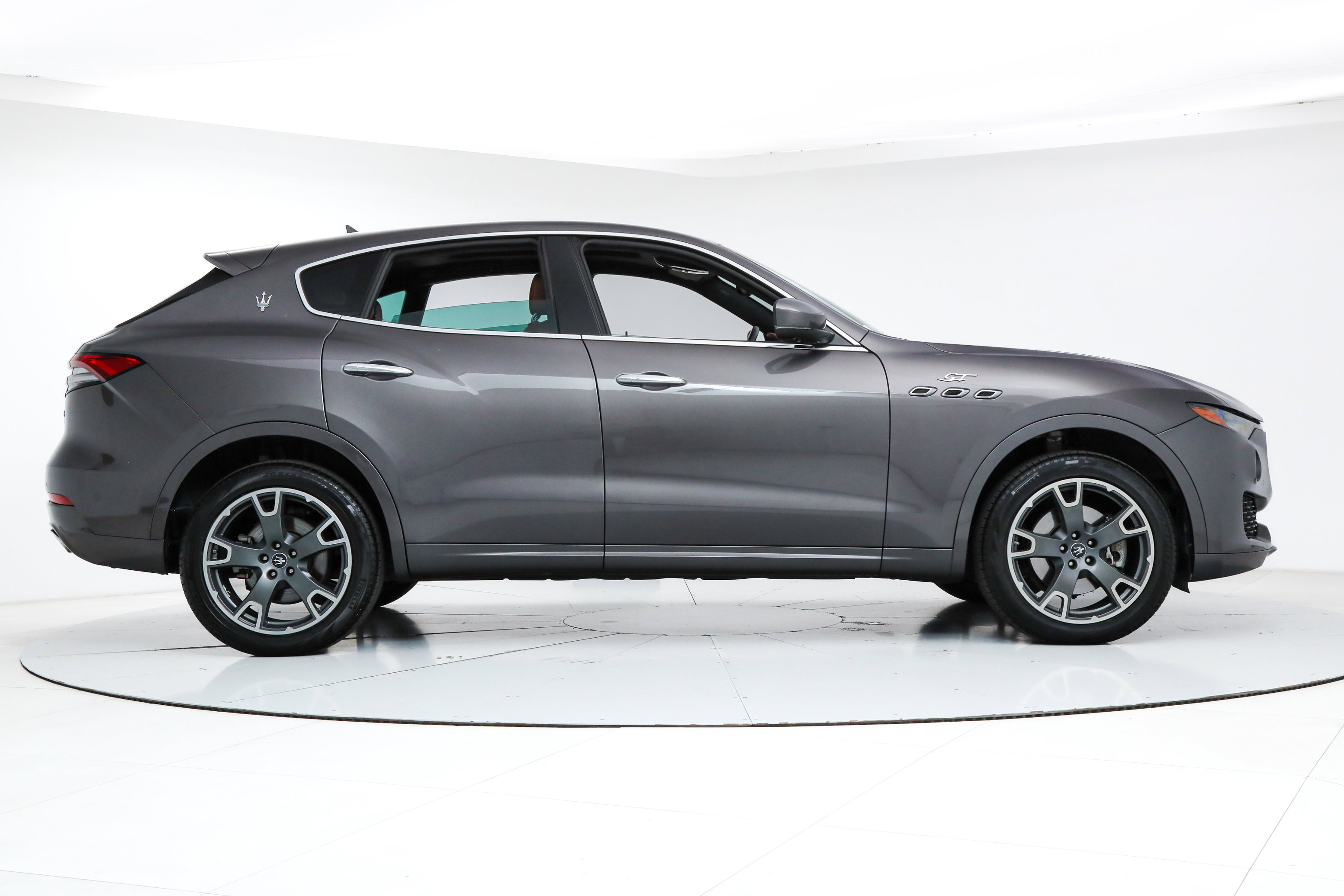 Certified 2023 Maserati Levante GT image 6