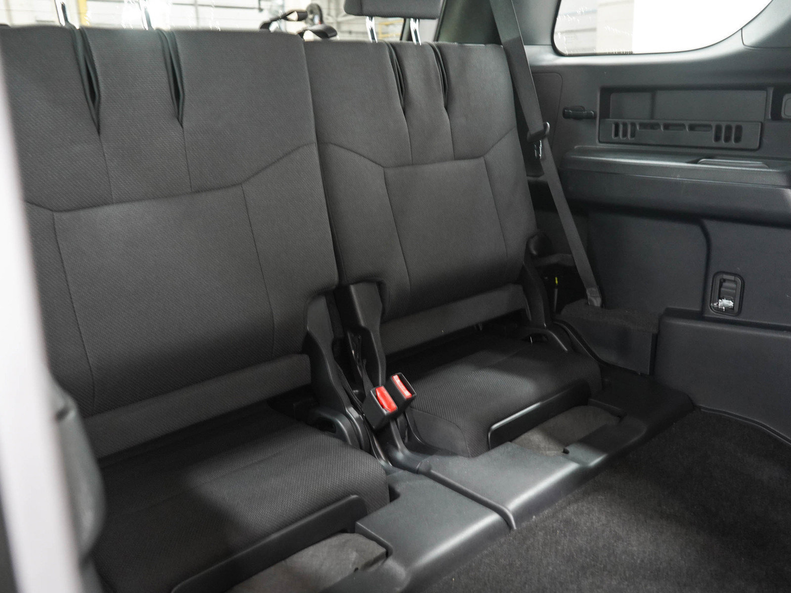 Used 2025 Toyota 4Runner SR5 AWD/4WD image 14
