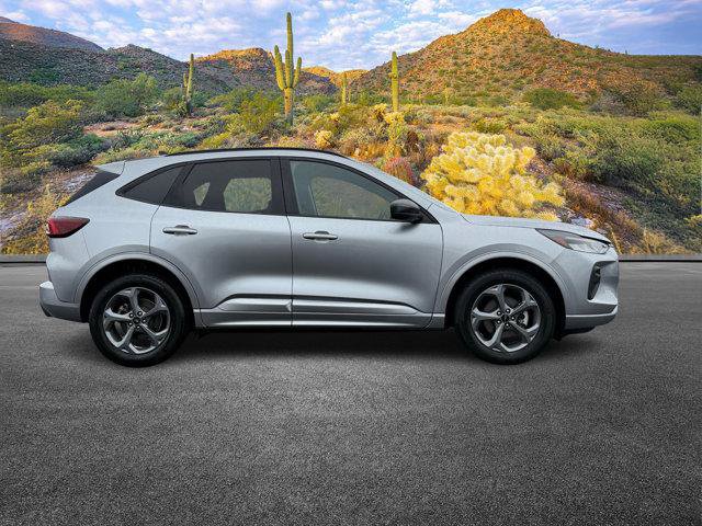 Used 2023 Ford Escape ST-Line image 3