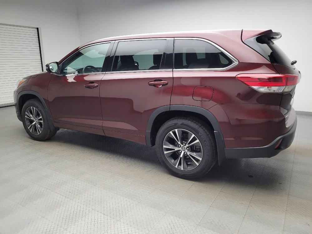 Used 2018 Toyota Highlander LE image 3