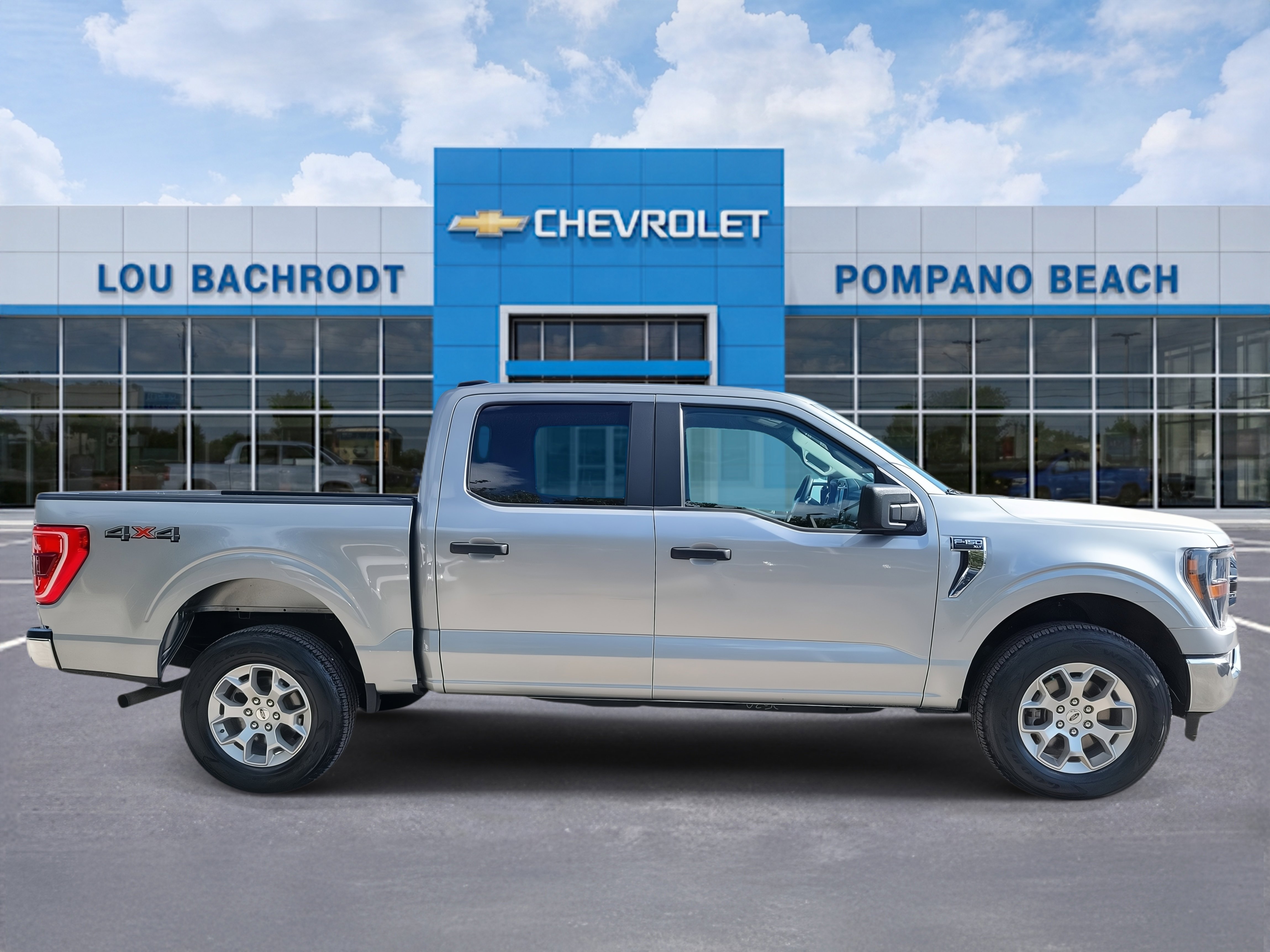 Used 2023 Ford F150 XLT image 2