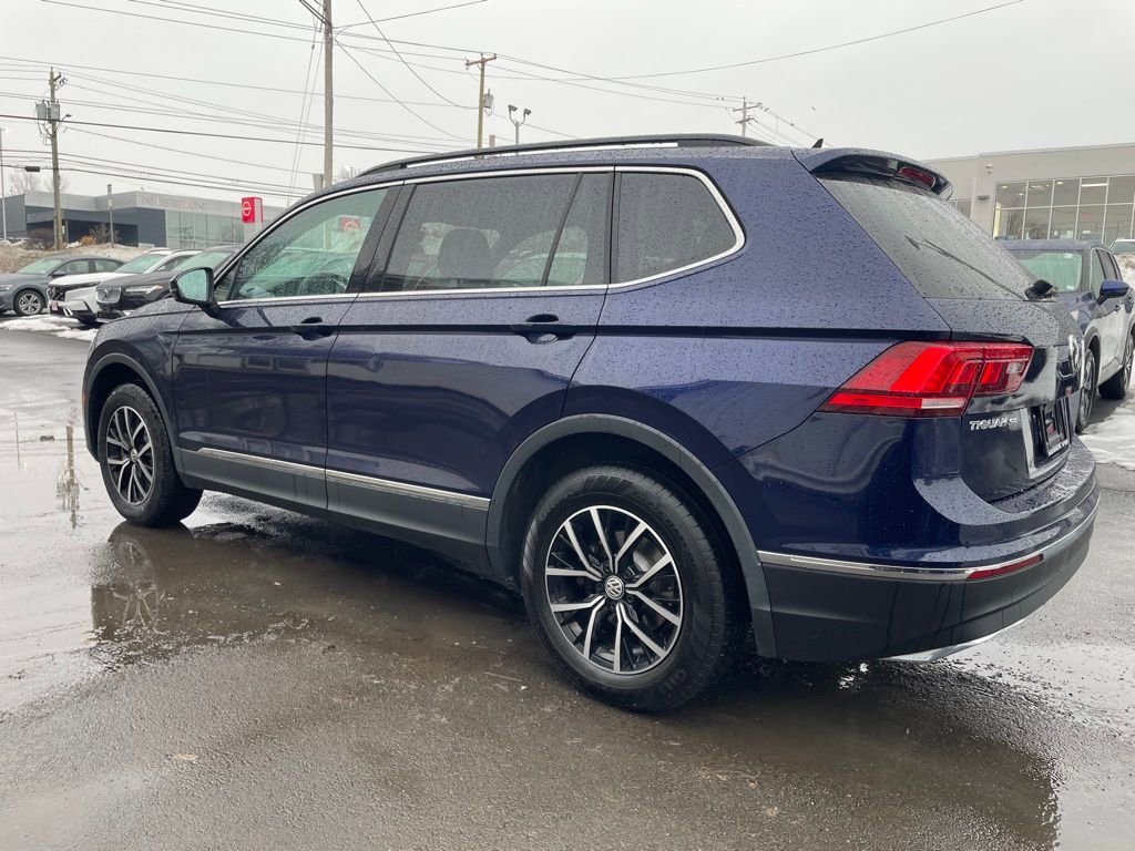 Used 2021 Volkswagen Tiguan SE w/ Panoramic Sunroof Package image 4