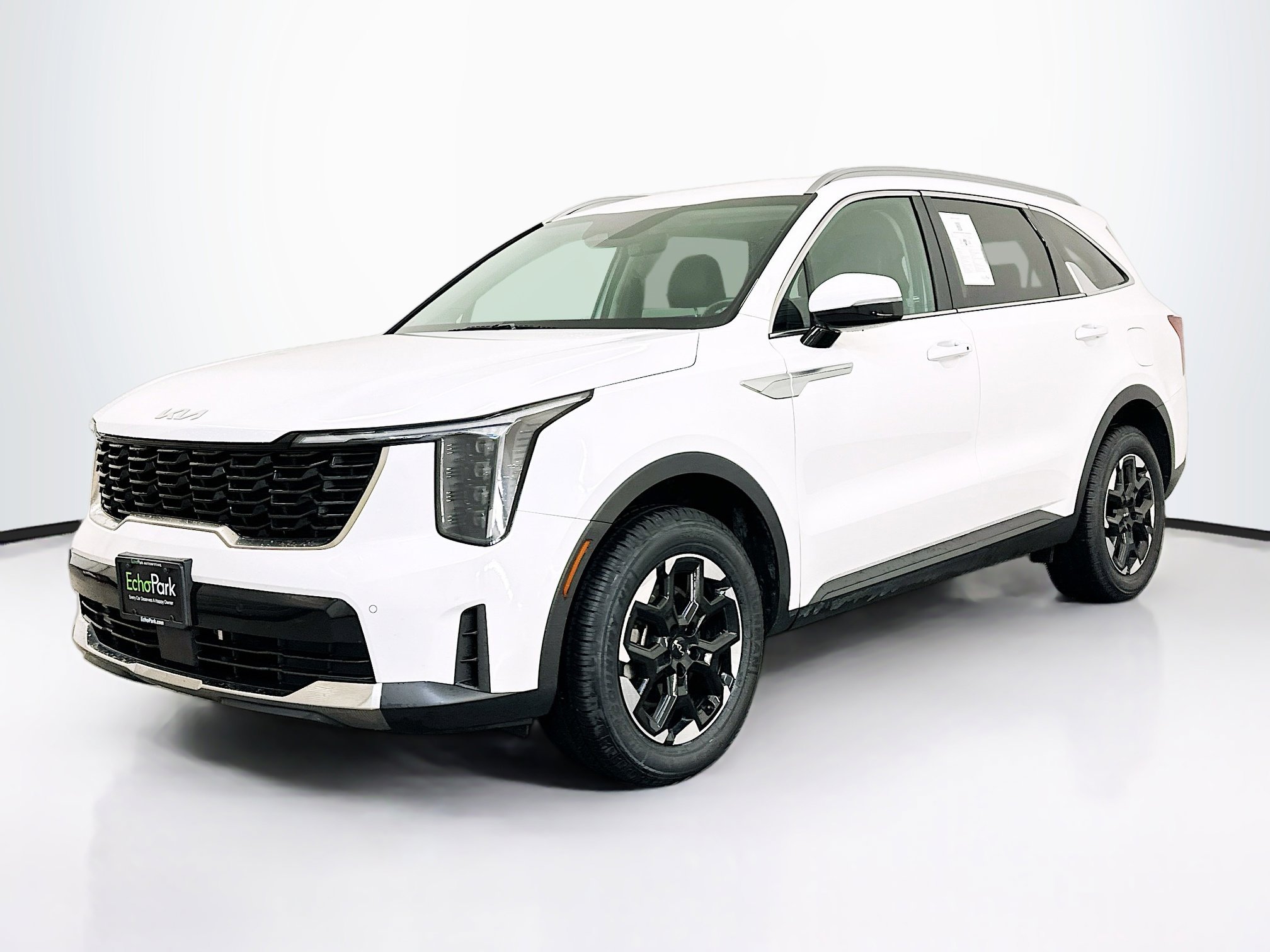 Used 2024 Kia Sorento S image 3