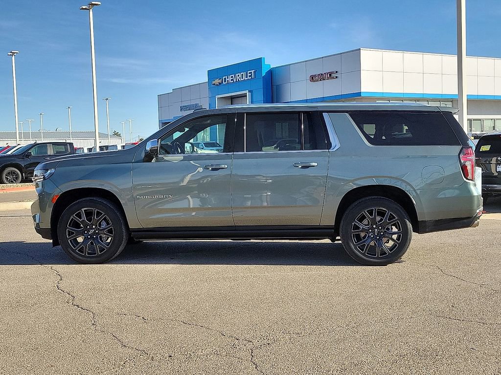 Used 2023 Chevrolet Suburban Premier image 6