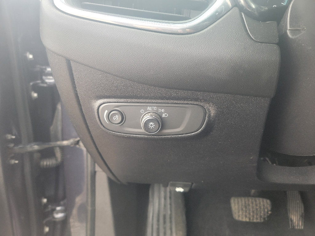 Used 2018 Chevrolet Equinox LS image 14