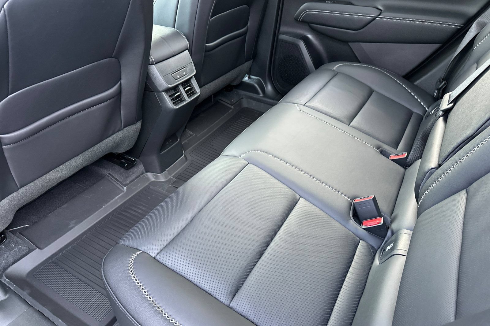 New 2026 GMC Terrain Denali w/ LPO, Floor Liner Package AWD/4WD image 12