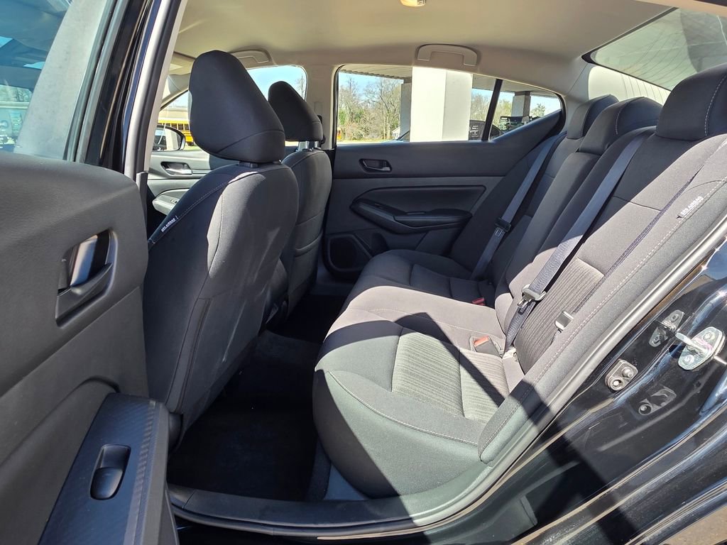 Used 2025 Nissan Altima 2.5 SV image 12