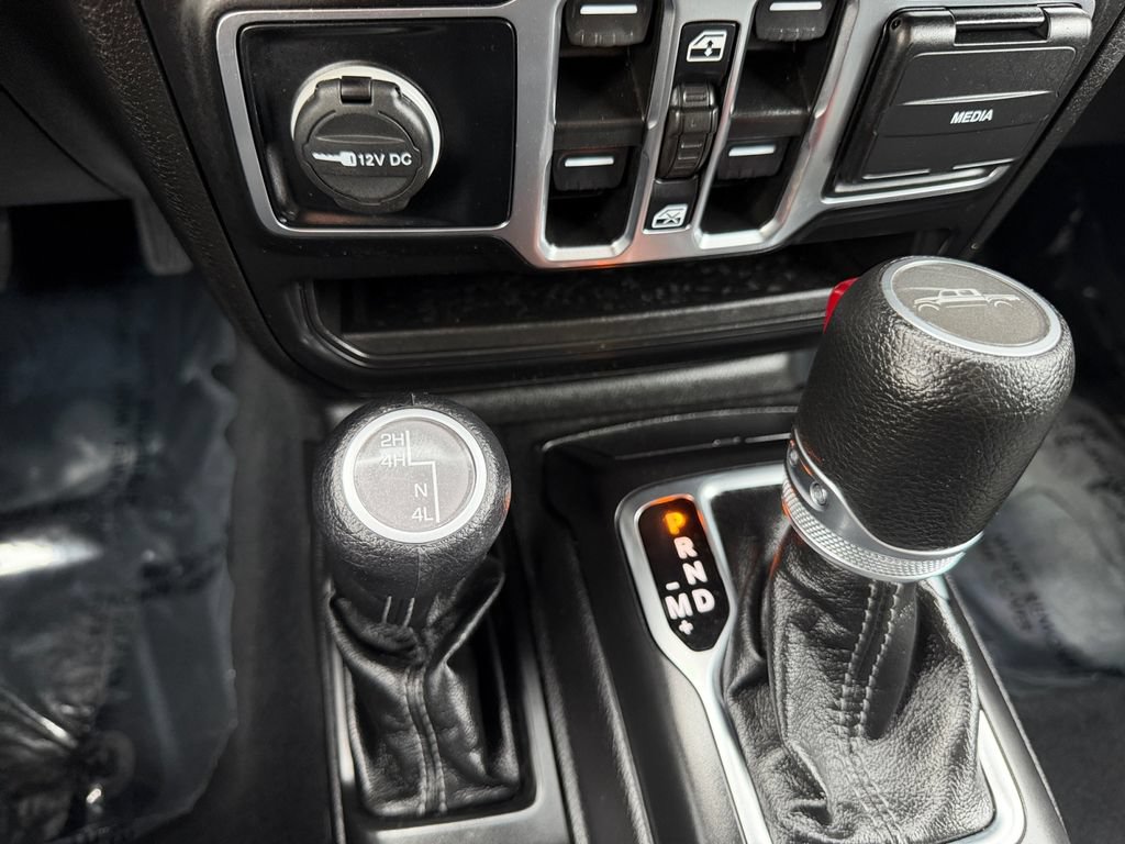 Used 2025 Jeep Gladiator Sport AWD/4WD image 18